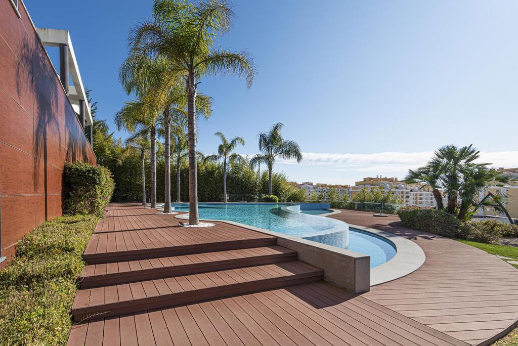 Maison normal T4+1 avec piscine dans un condominium fermé