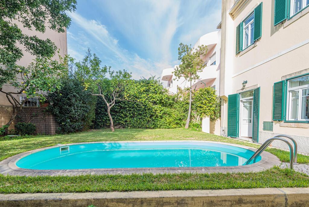 Moradia T5 com piscina