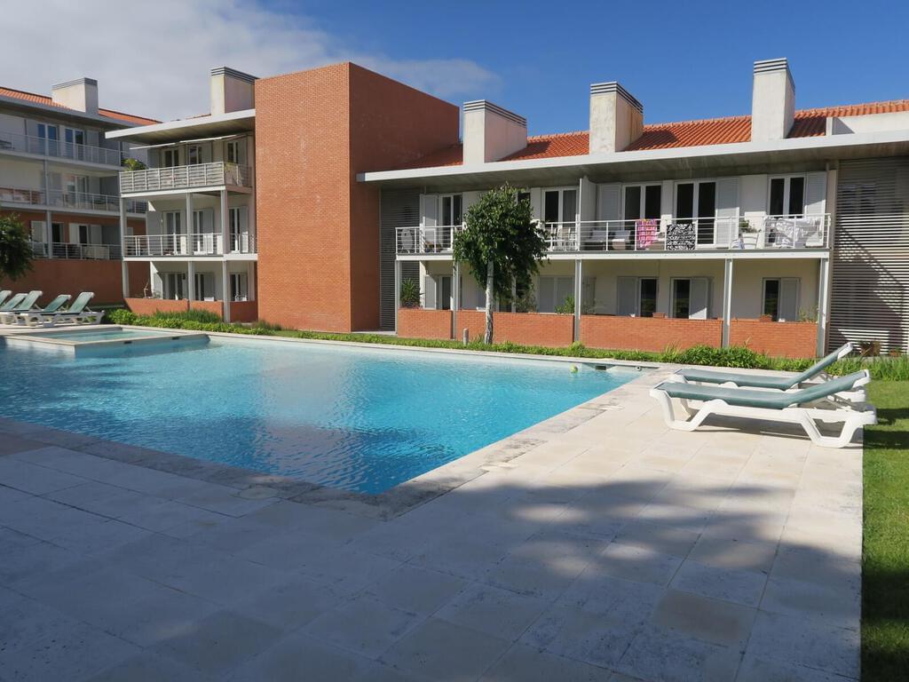 Appartement T3 duplex avec piscine dans un condominium fermé