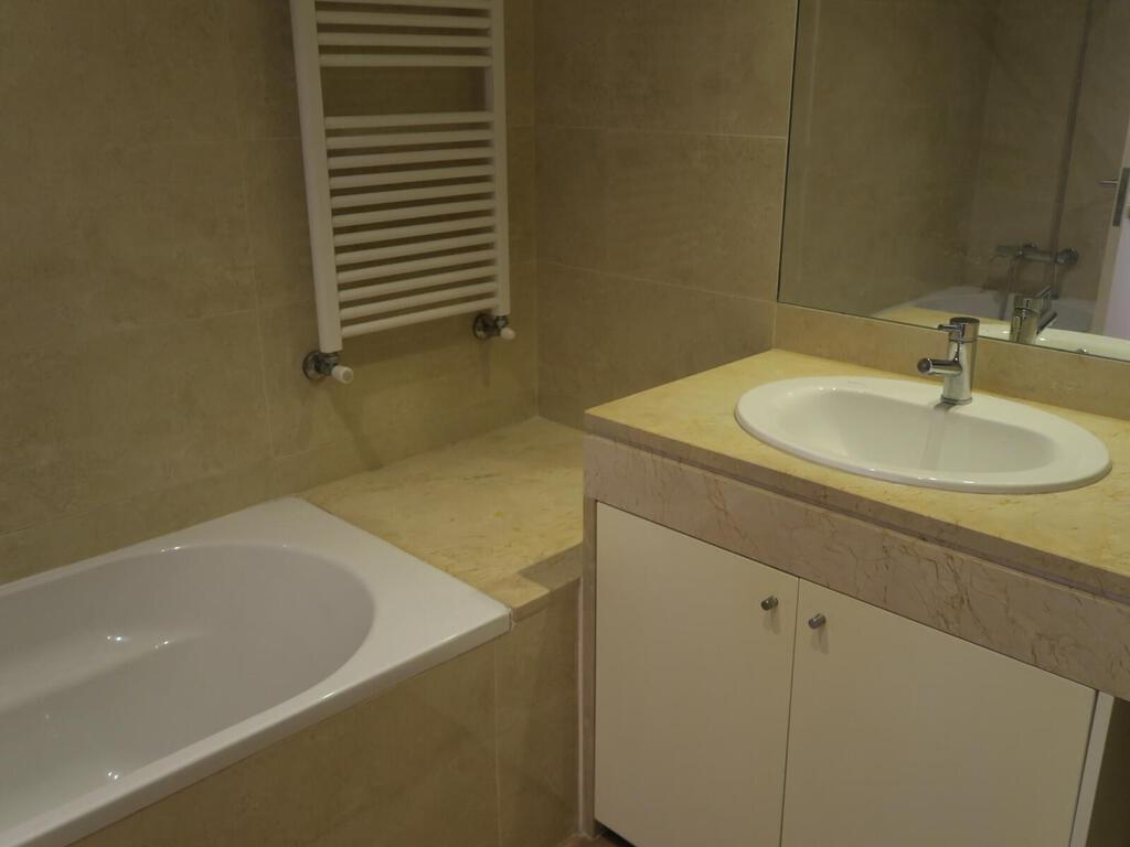 Appartement T3 duplex avec piscine dans un condominium fermé