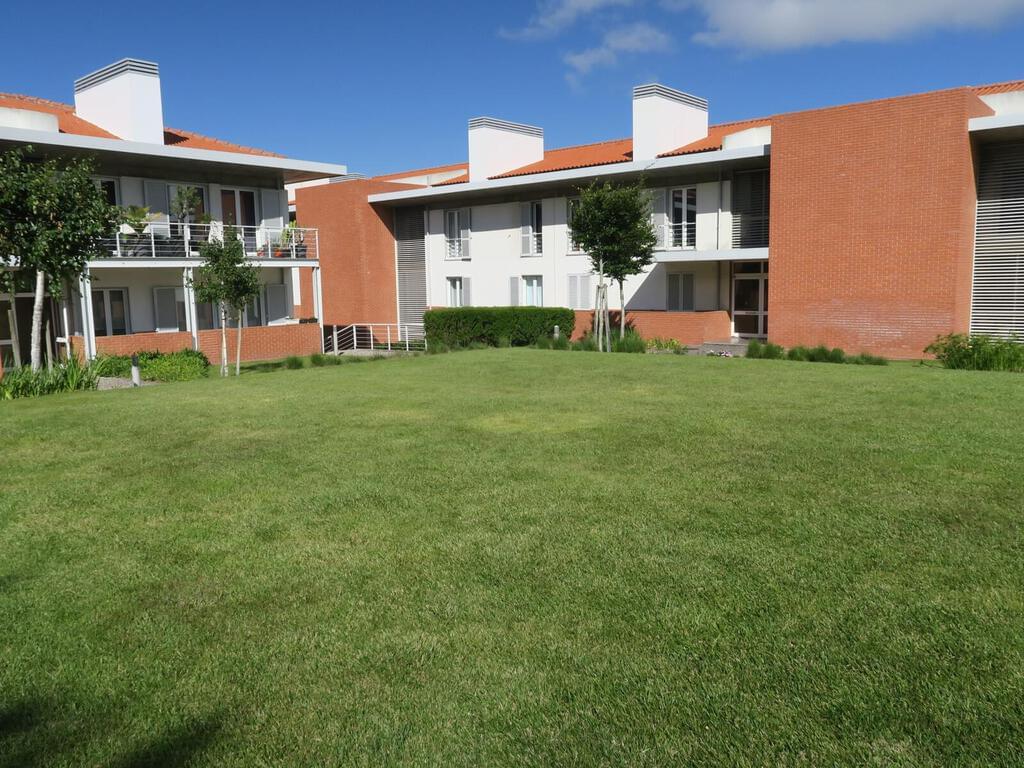 Appartement T3 duplex avec piscine dans un condominium fermé