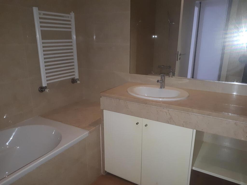 Appartement T3 avec piscine dans un condominium fermé