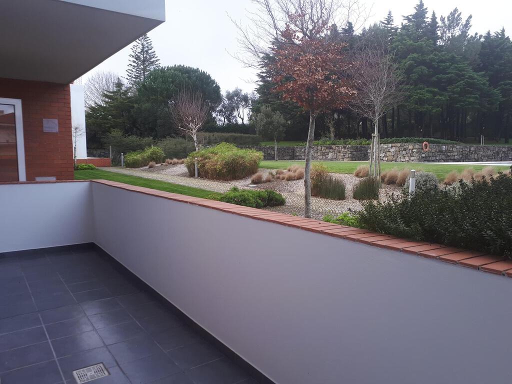 Appartement T3 avec piscine dans un condominium fermé