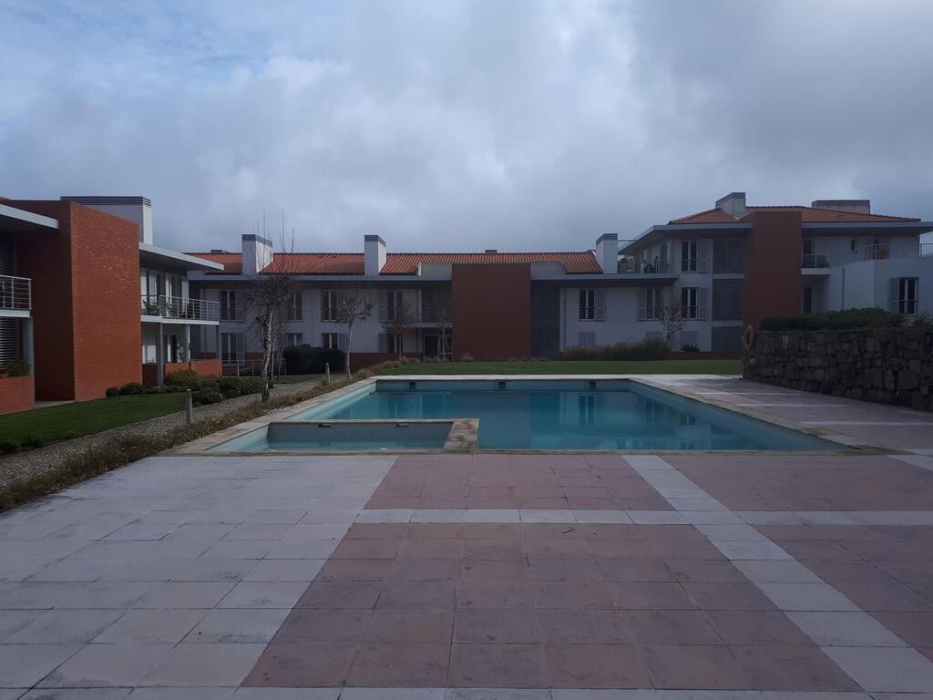 Appartement T3 avec piscine dans un condominium fermé