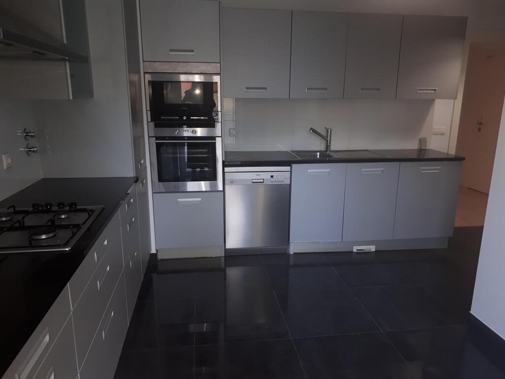 Appartement T3 avec piscine dans un condominium fermé