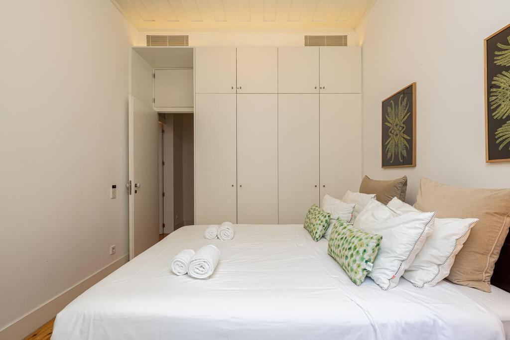 Two Bedroom Apartment Chiado