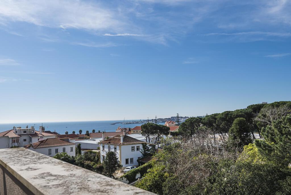 Apartamento T4+1 duplex com piscina em condomínio fechado