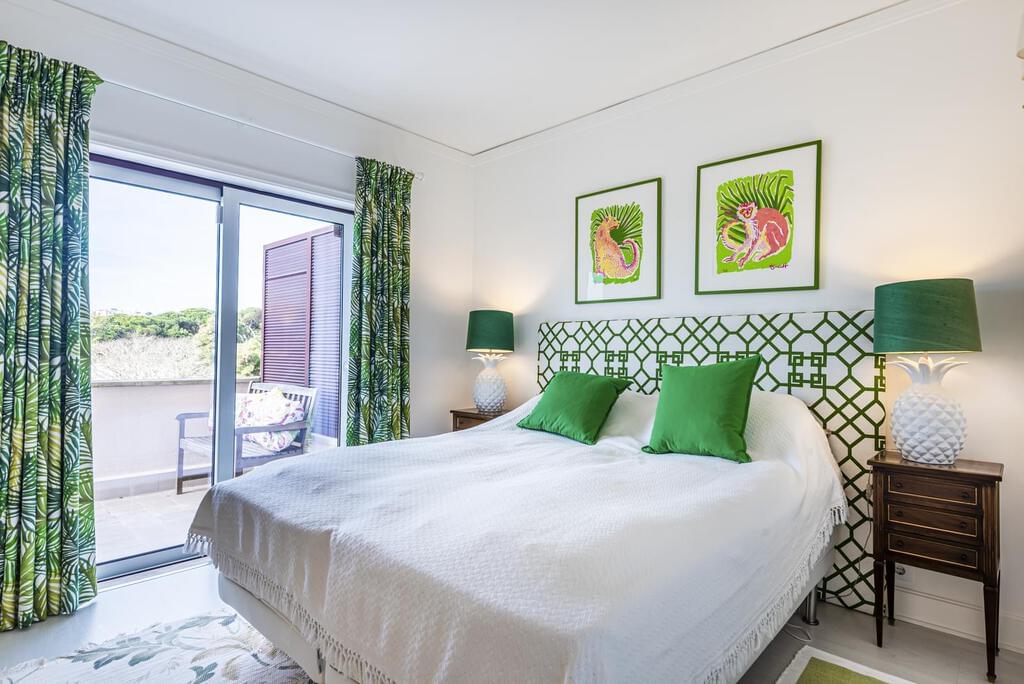 Apartamento T4+1 duplex com piscina em condomínio fechado