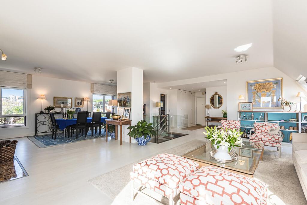 Apartamento T4+1 duplex com piscina em condomínio fechado