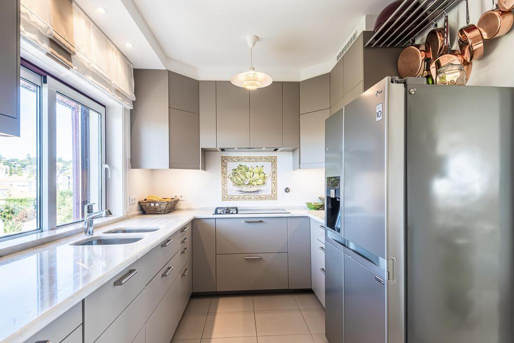 Apartamento T4+1 duplex com piscina em condomínio fechado