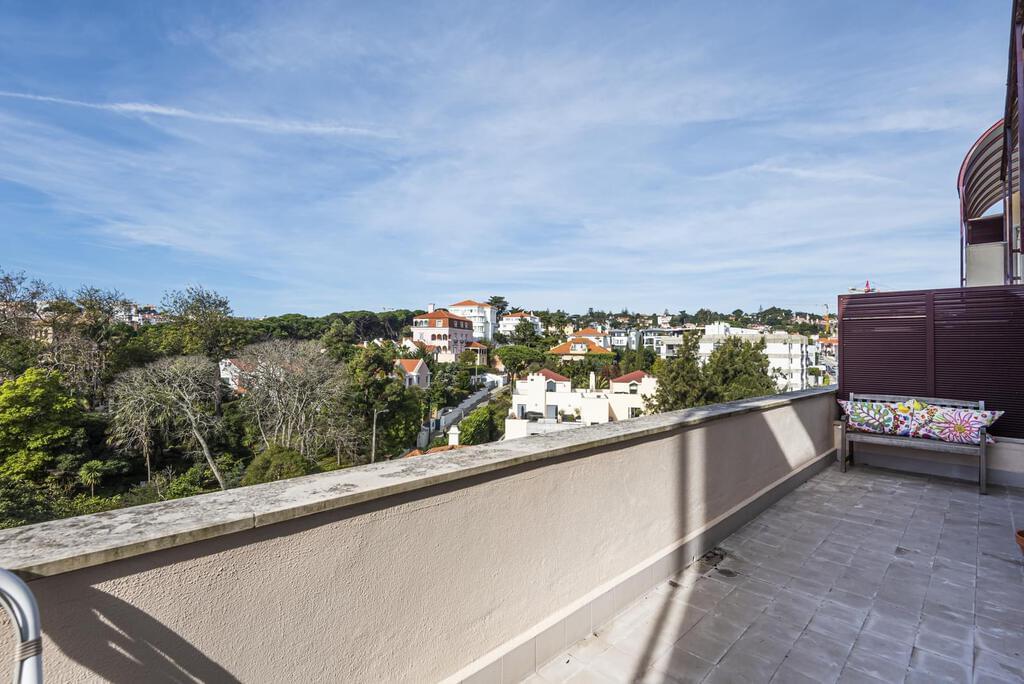 Apartamento T4+1 duplex com piscina em condomínio fechado