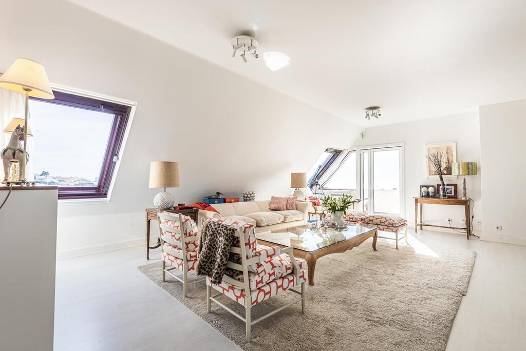 Apartamento T4+1 duplex com piscina em condomínio fechado