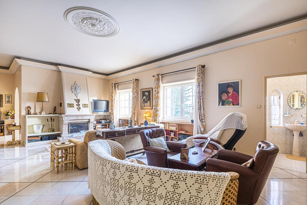 PF22149, Moradia T4, Oeiras