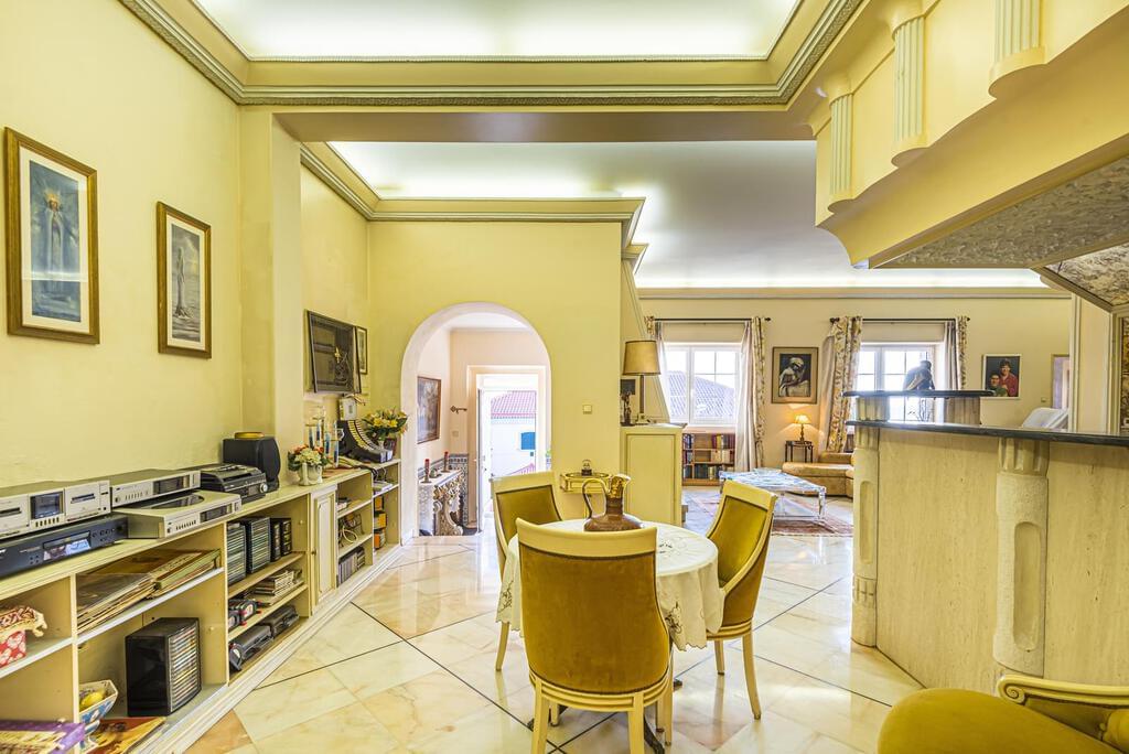 PF22149, Moradia T4, Oeiras