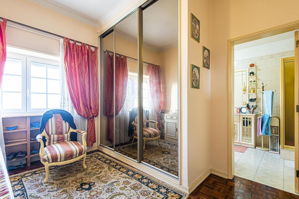 PF22149, Moradia T4, Oeiras