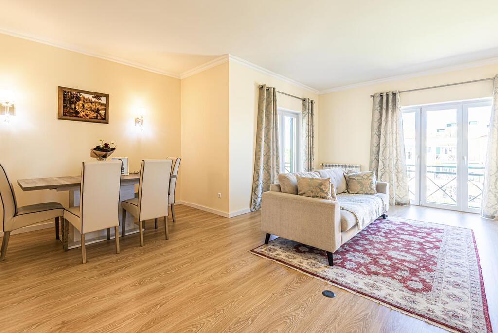 2 Bedroom Apartment with a view, Quinta da Beloura, Sintra