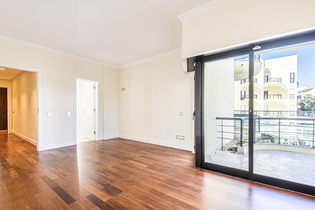 Appartement T2 avec piscine dans un condominium fermé