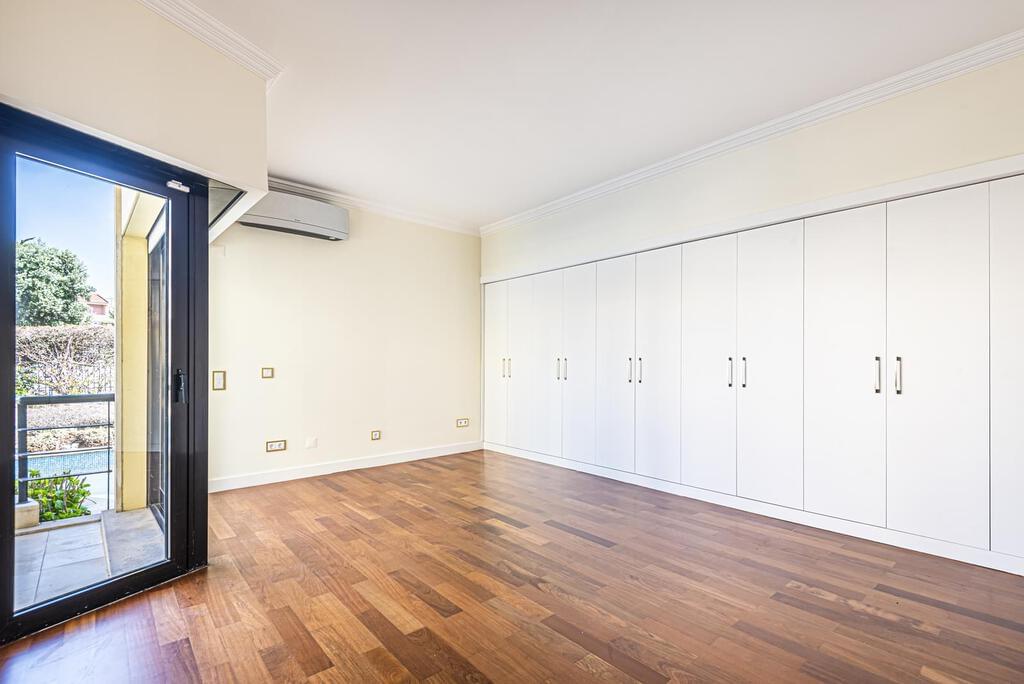 Appartement T2 avec piscine dans un condominium fermé