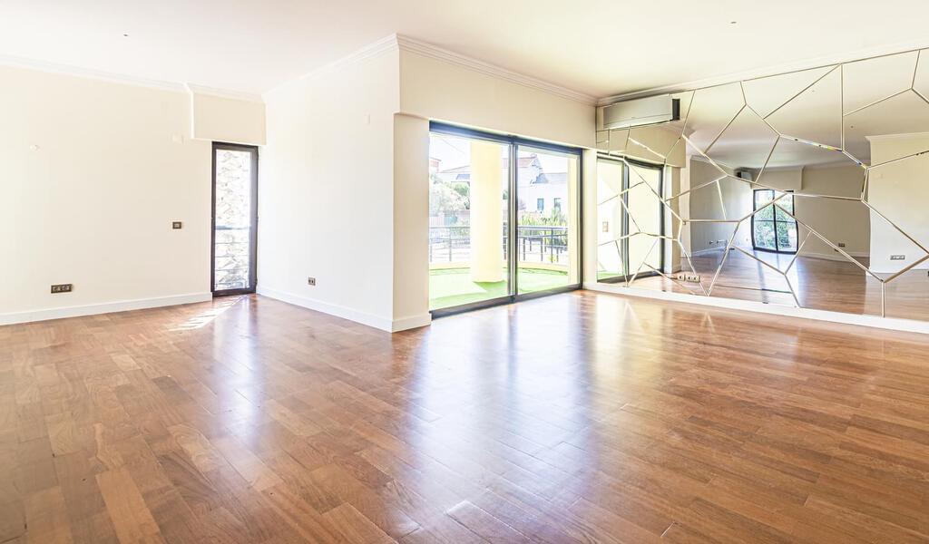 Appartement T2 avec piscine dans un condominium fermé