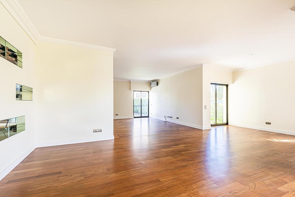 Appartement T2 avec piscine dans un condominium fermé