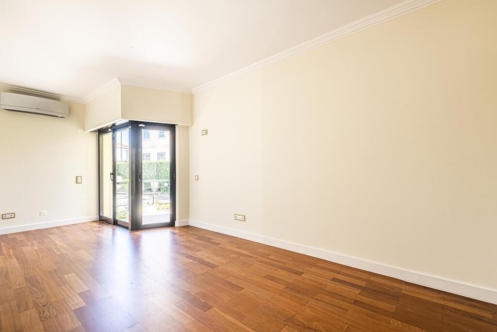 Appartement T2 avec piscine dans un condominium fermé