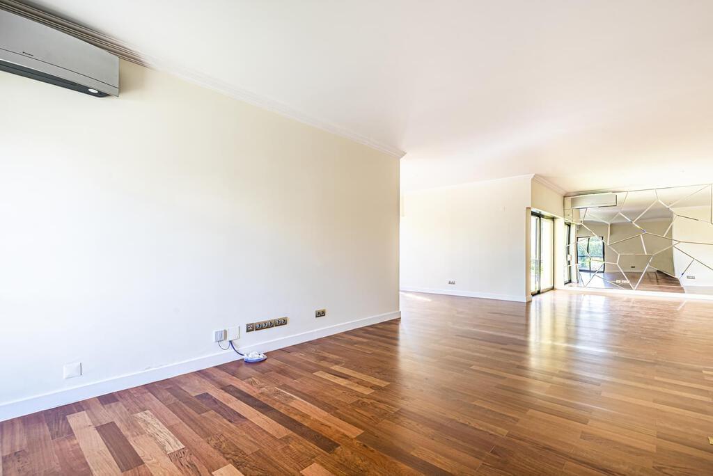 Appartement T2 avec piscine dans un condominium fermé