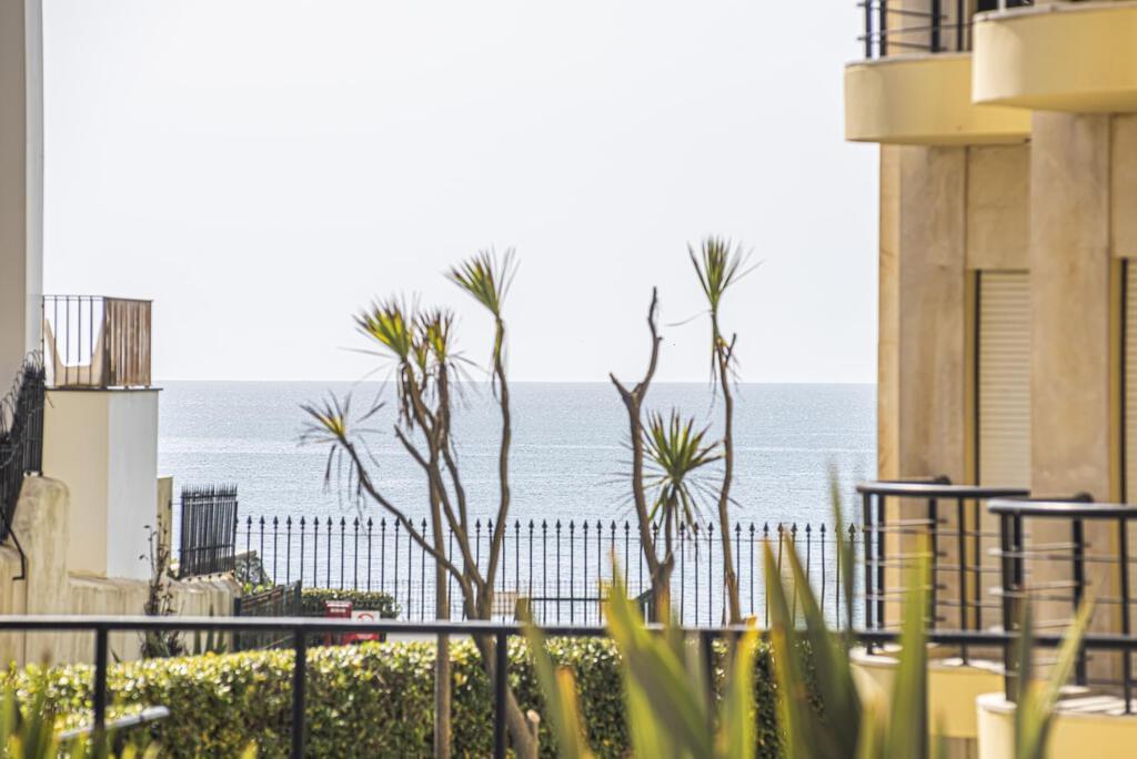 Appartement T2 avec piscine dans un condominium fermé