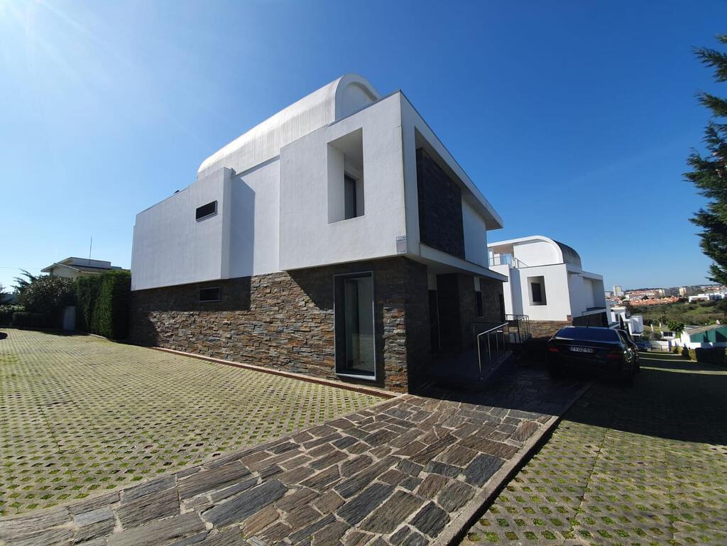 Moradia T4 na Parede