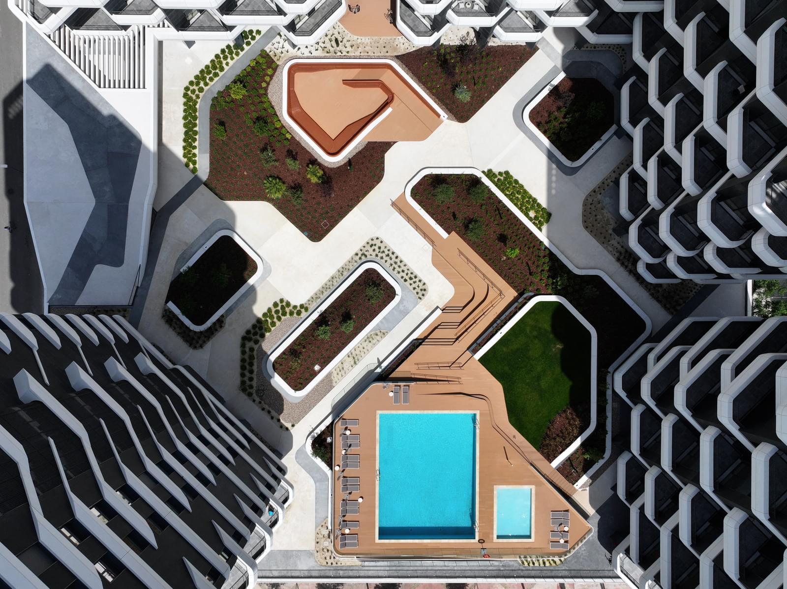 DISTRIKT - Image 7
