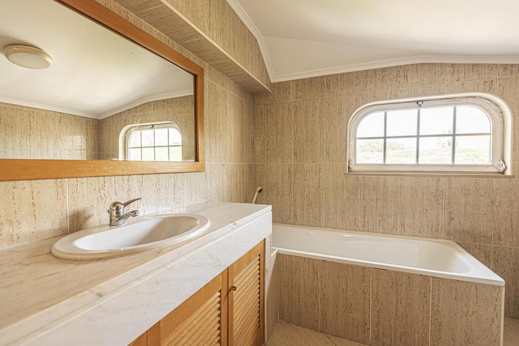 PF22802, Moradia T9, Cascais