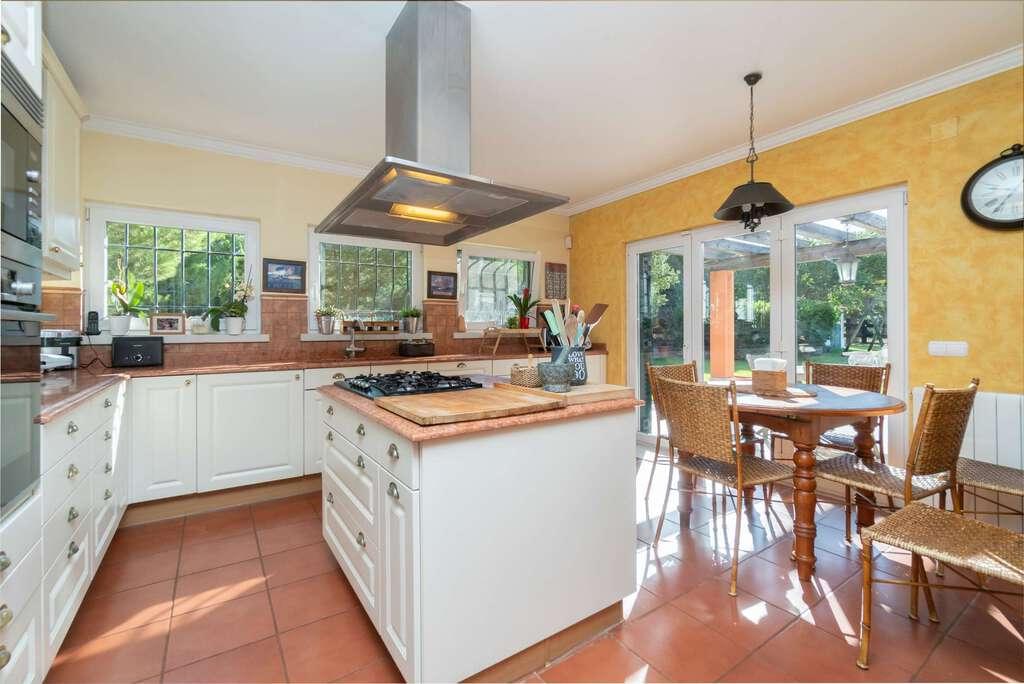 PF23490, Moradia T6, Benavente