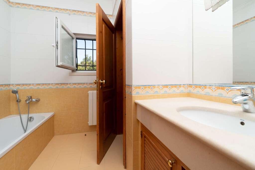 PF23490, Moradia T6, Benavente