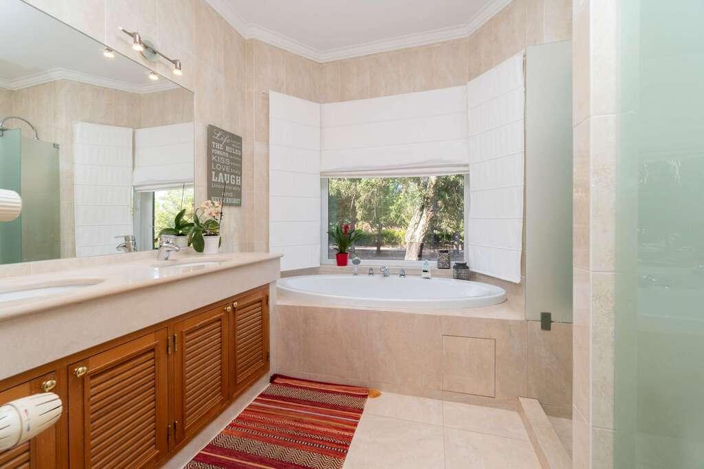 PF23490, Moradia T6, Benavente