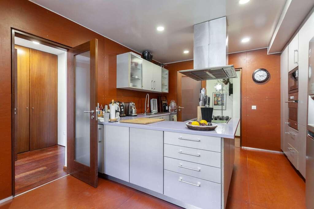 PF23584, Apartamento T4, Lisboa