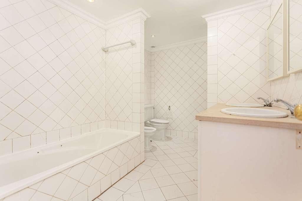 PF23933, Apartamento T4, Lisboa