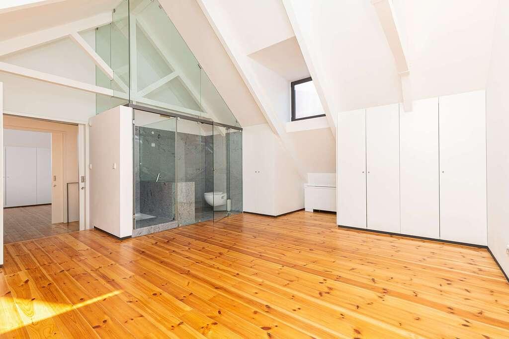 PF23937, Triplex T4, Lisboa