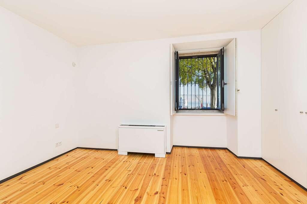 PF23937, Triplex T4, Lisboa