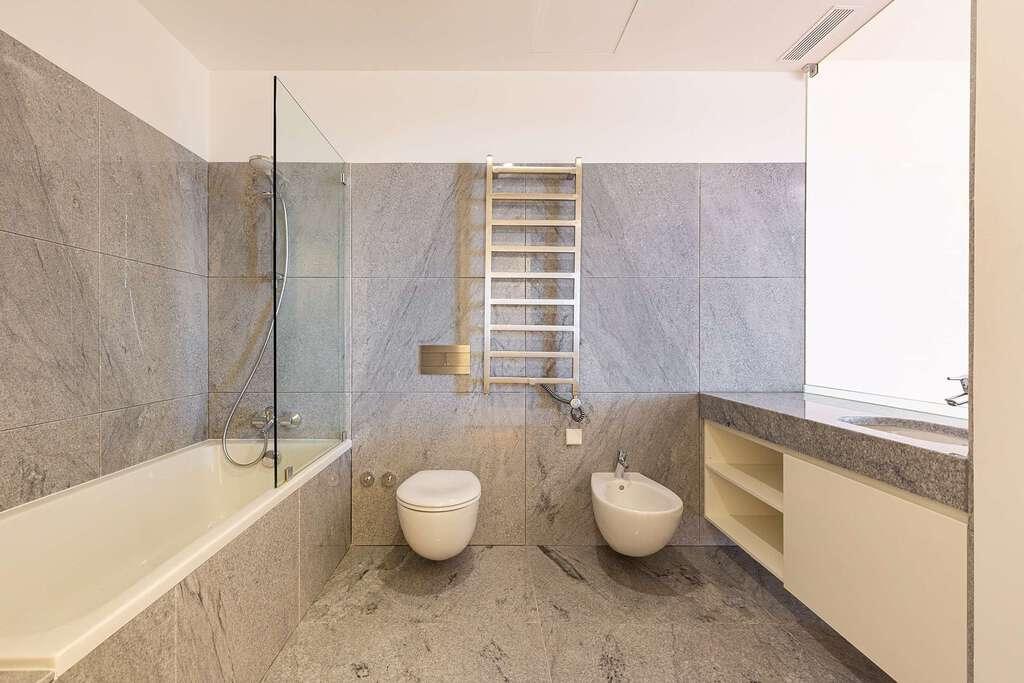 PF23937, Triplex T4, Lisboa