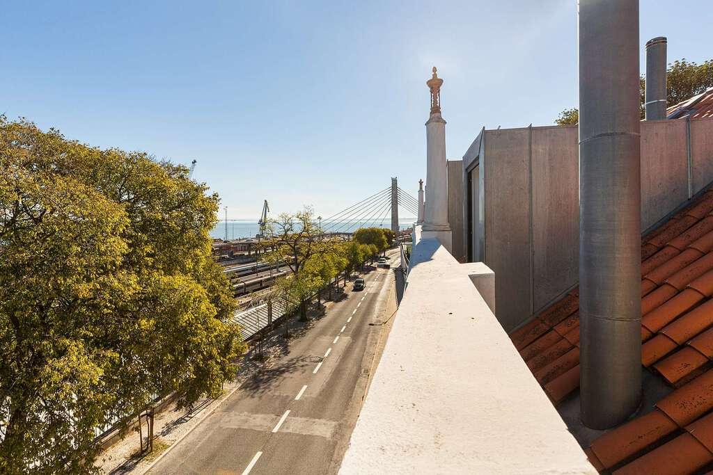 PF23937, Triplex T4, Lisboa