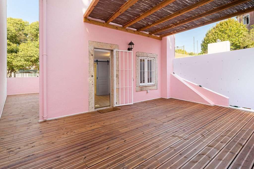 PF24018, Moradia Isolada T2, Lisboa