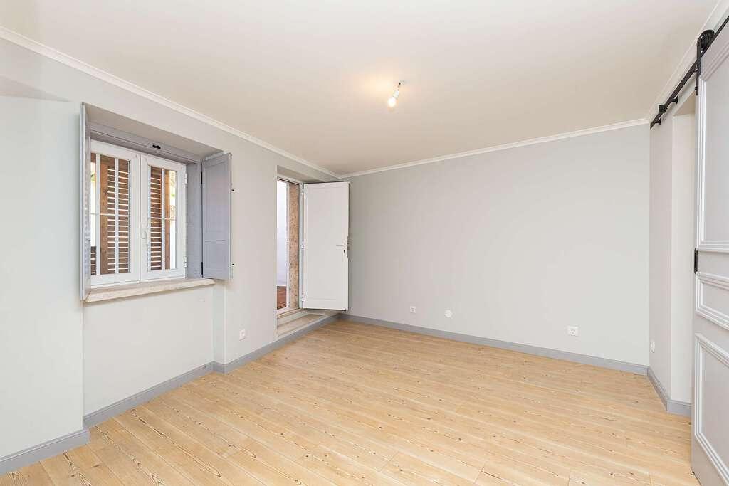 PF24018, Moradia Isolada T2, Lisboa