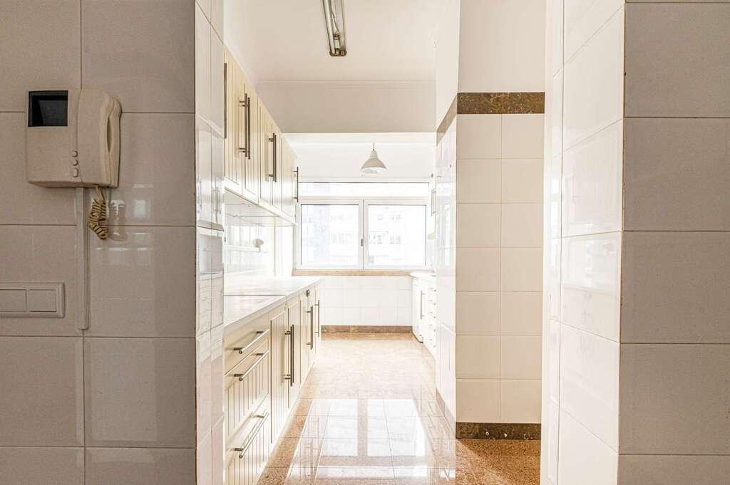 PF24333, Apartamento T4 + 1, Oeiras