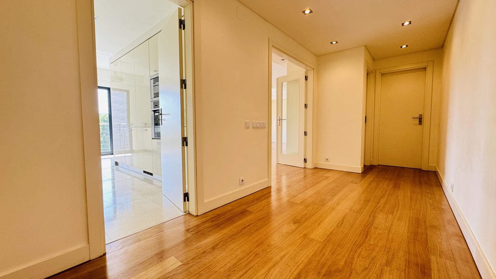 Apartamento T3 com piscina, Benfica, Lisboa - Imagem 12