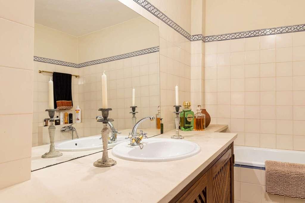 PF24538, Moradia T4, Alenquer