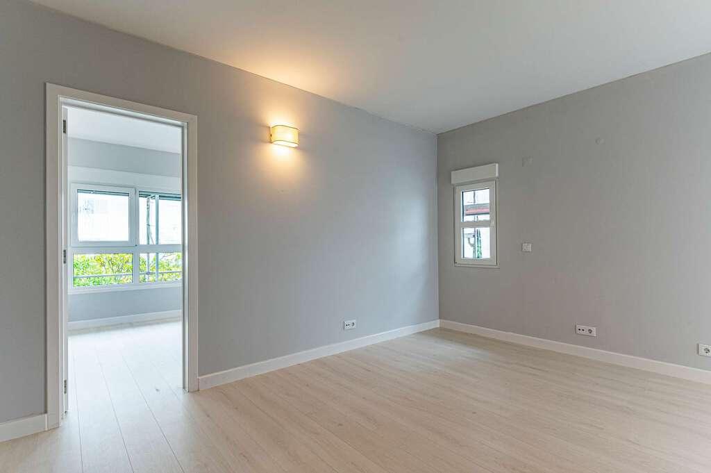 T1+1 Refurbished apartment in São João do Estoril