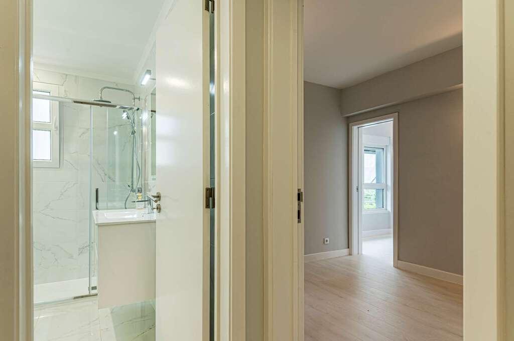 T1+1 Refurbished apartment in São João do Estoril