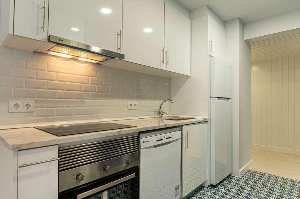 T1+1 Refurbished apartment in São João do Estoril