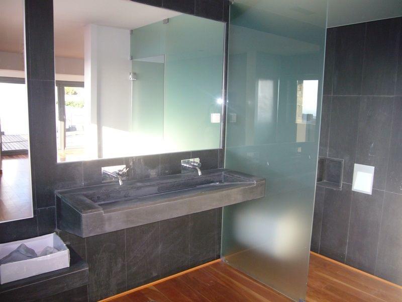 5 bedroom villa with a swimming pool