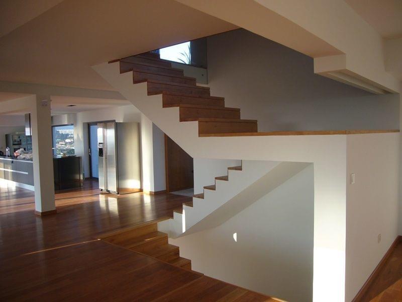 5 bedroom villa with a swimming pool