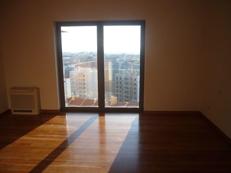 5 bedroom villa with a swimming pool